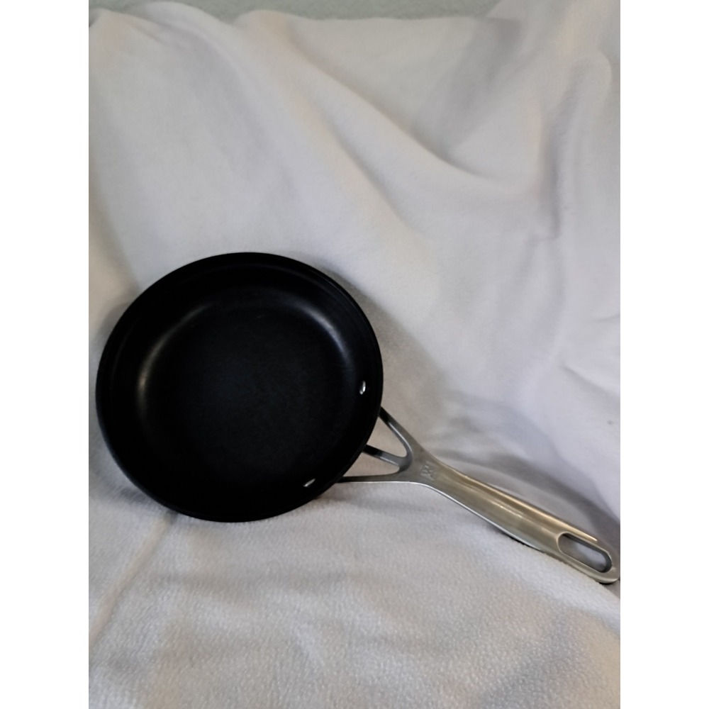 ZWILLING Hard Anodized Aluminum Nonstick 8" Fry Pan--- NEW